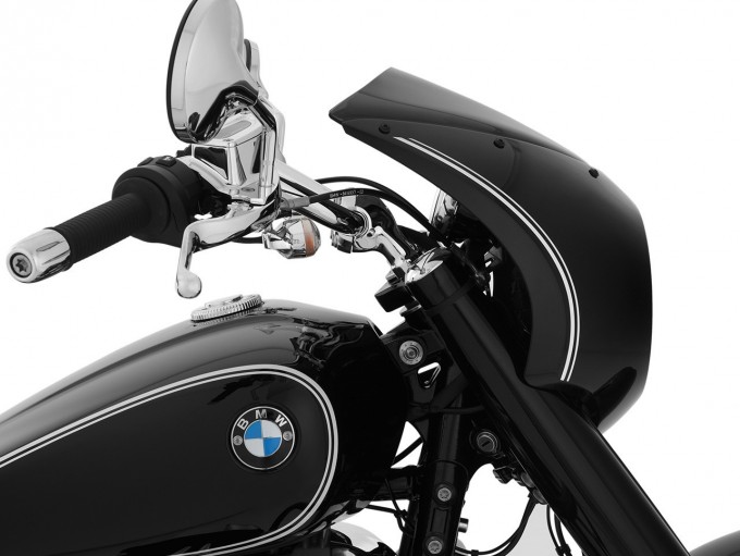 Вітрове скло Wunderlich "Rock 'n' Roll" - Blackstorm Metallic - біла смужка