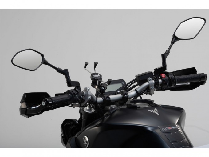 Универсальный кронштейн комплект X-Grip для больших смартфонов.