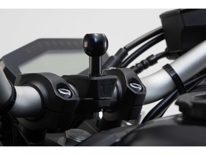 Универсальный кронштейн комплект X-Grip для больших смартфонов.