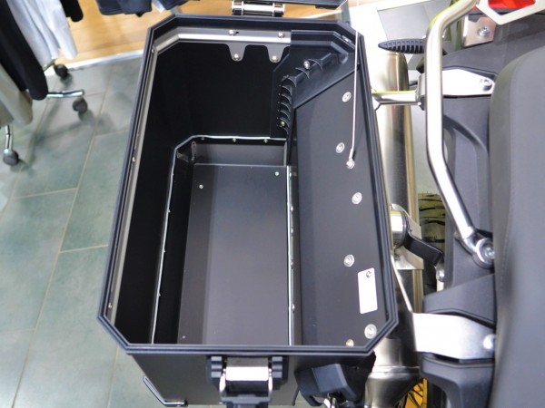 Кофр металевий правий 38л BMW